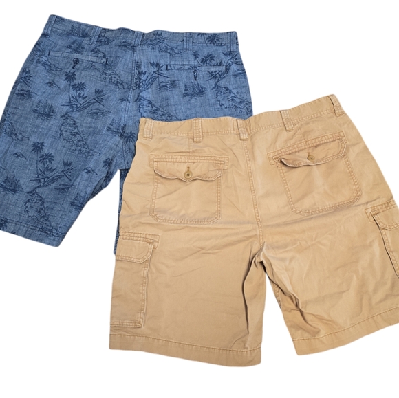 4 Mens size 40 Shorts (2 st John's bay and 2 old navy) Comfort stretch, Ultimate - Picture 3 of 6